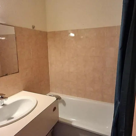 Proche A Avec Terrasse Et Parking - Animaux Admis - Fr-1-706-9 Apartment *