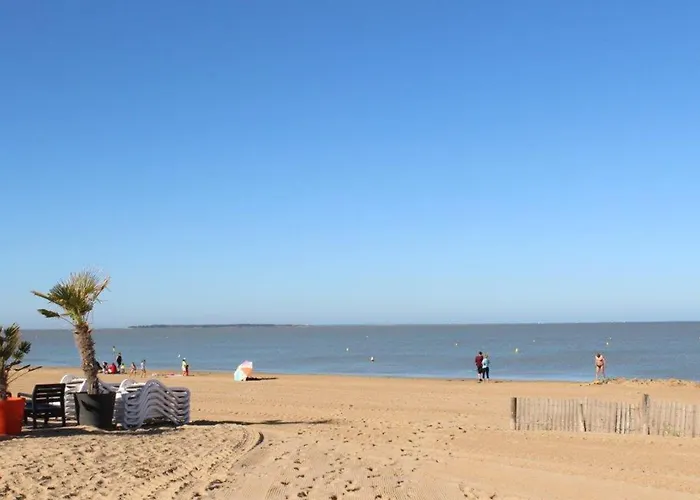 Proche à Avec Terrasse Et Parking - Animaux Admis - Fr-1-706-9 Appartement *