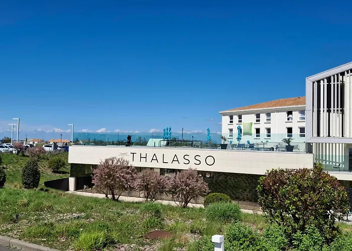 Proche à Avec Terrasse Et Parking - Animaux Admis - Fr-1-706-9 Appartement *