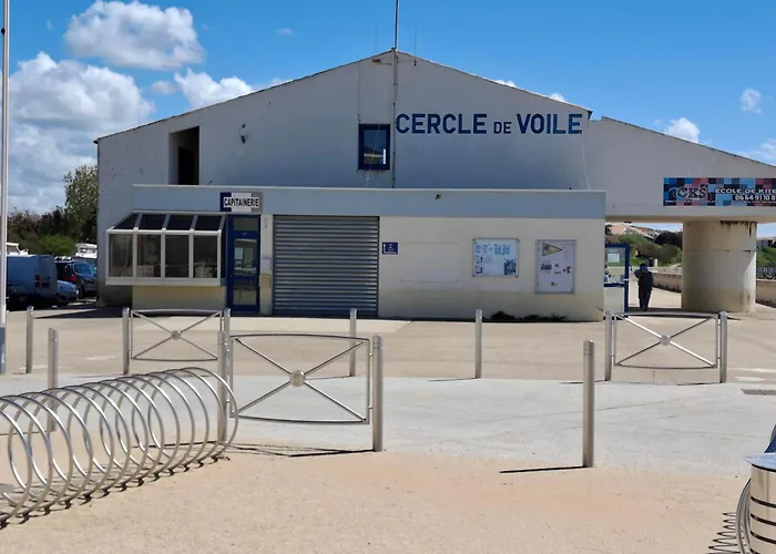 Proche à Avec Terrasse Et Parking - Animaux Admis - Fr-1-706-9 Appartement *